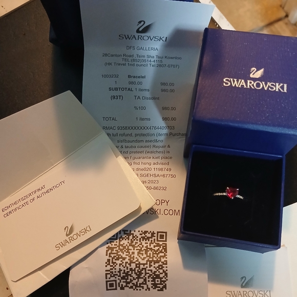 Swarovski Pink Heart Ring - Picture 2 of 4